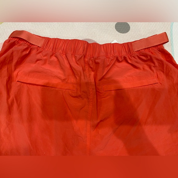 NWT Outdoor Voices RecNylon 4” shorts in Hot Coral. Pockets galore!! - Picture 3 of 6